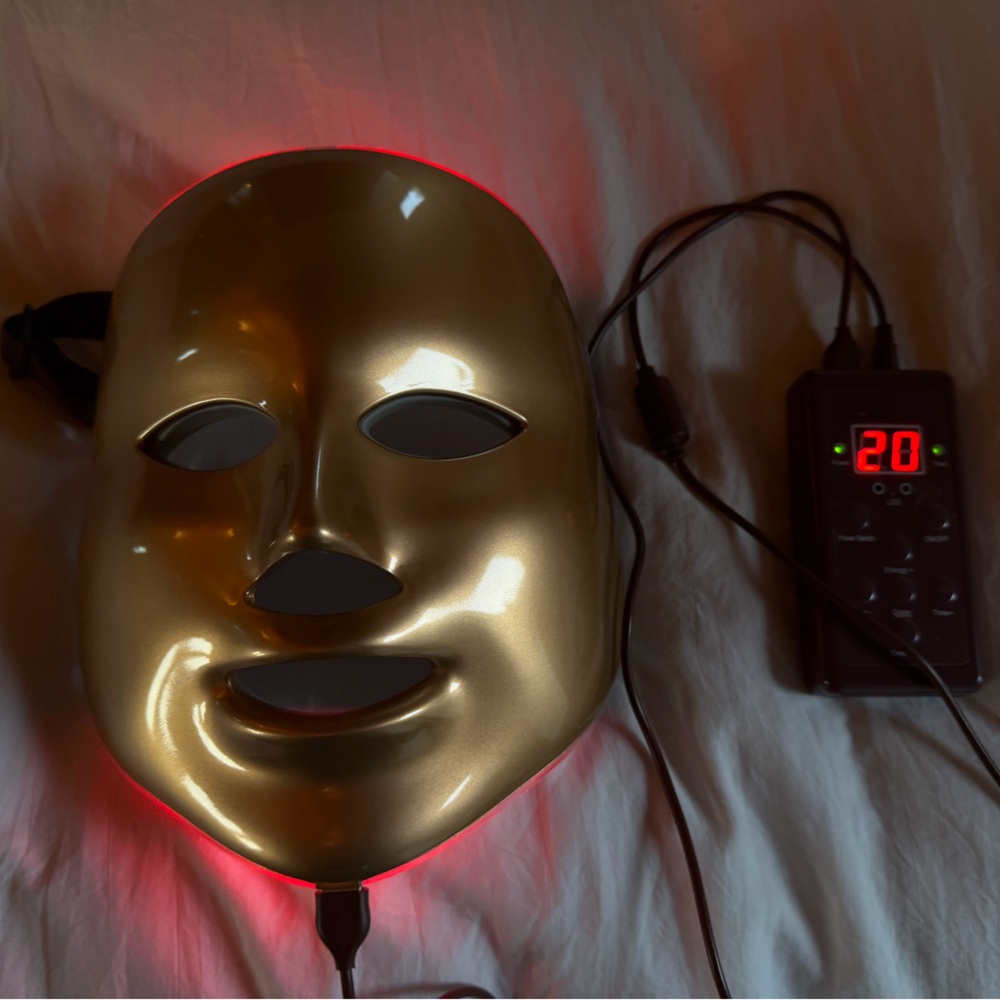 MZ Skin LED Face Mask with Controller - Picture 4 of 10